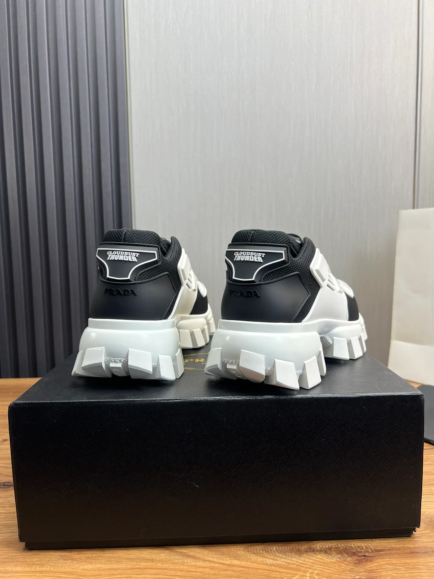 Men's shoes 💰620💰 [PRADA] Popular thick-soled shoes for couples 👩‍❤️‍👨 Available all year round ✔️Official website synchronization Original fly-knit film fabric + cowhide lining, 1⃣️ to 1⃣️ replica, original sole, 36-45 (45 made to order, non-refundable)